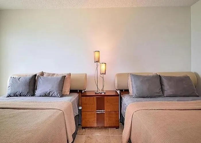Gulf View Escape Steps From Clearwater Apartamento